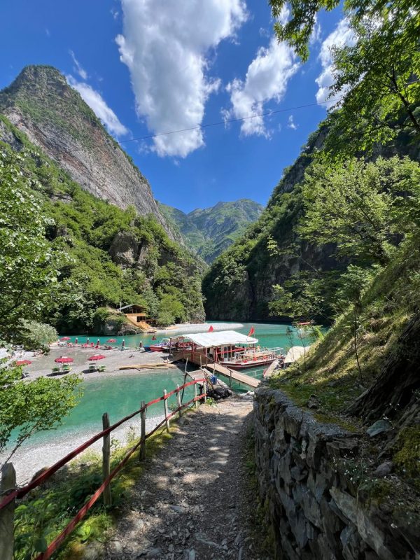 Komani dhe lumit te Shales (5)